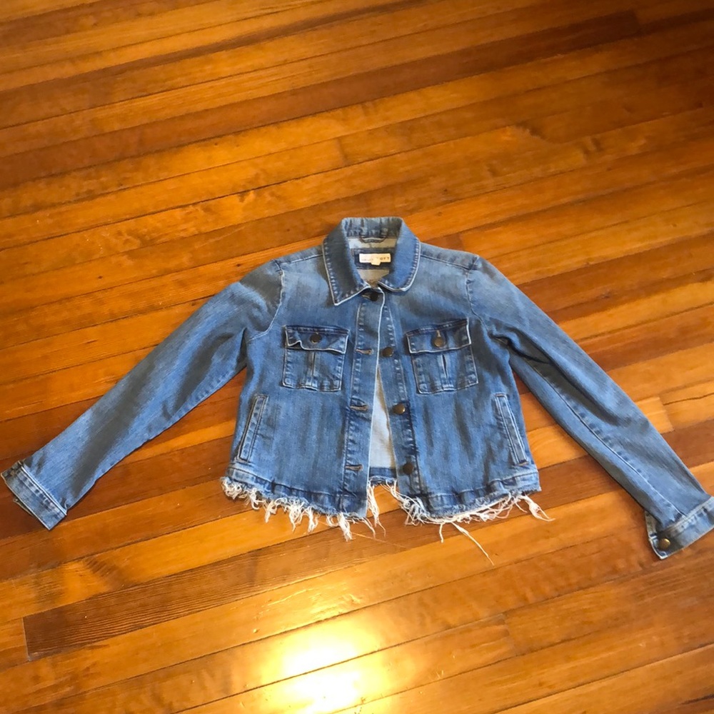 Cropped denim jacket